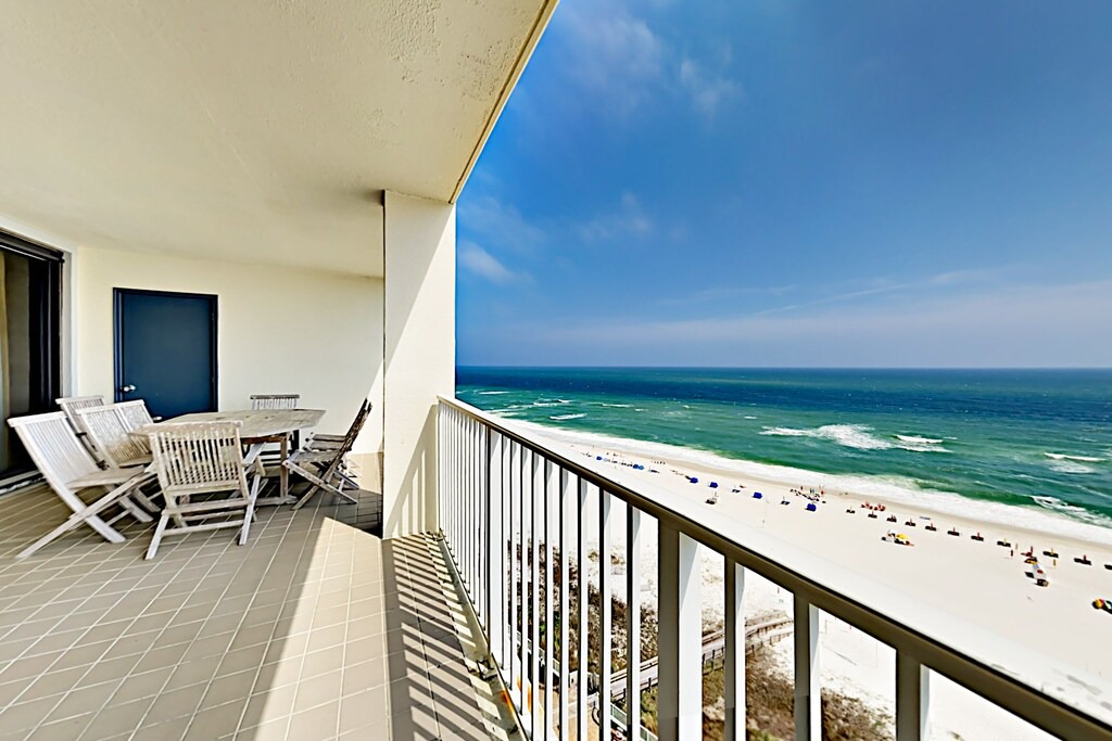 Orange Beach Condo | Beachfront Corner Unit w/ Balcony, Pools