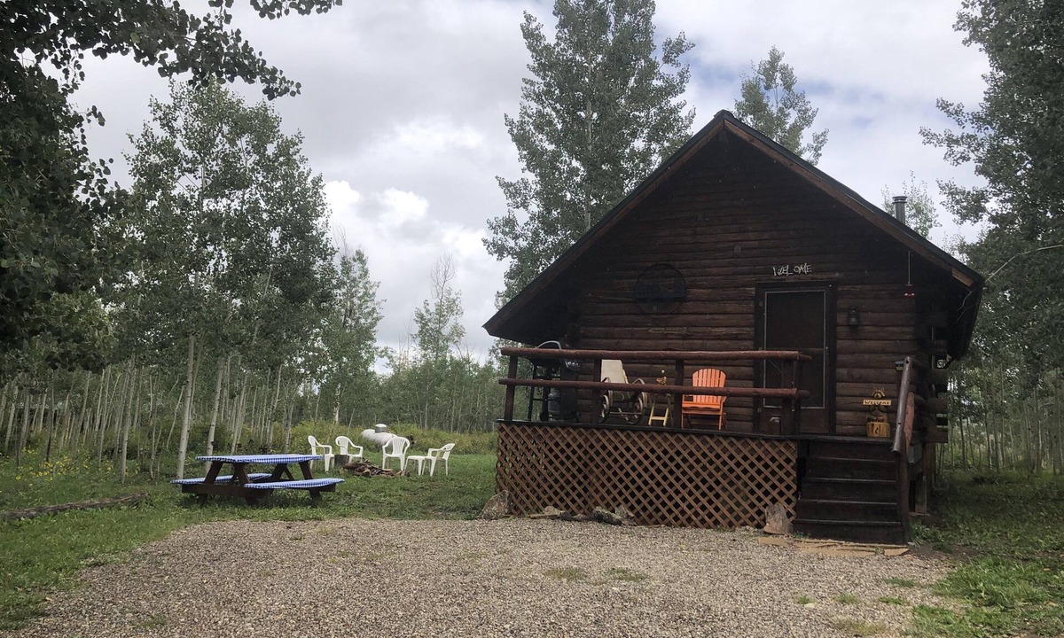 Dolores Cabin | Bear Bait Cabin is cozy and rustic overlooking beautiful aspen trees