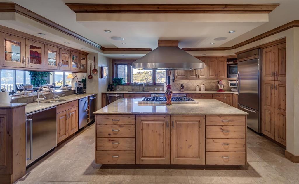 Steamboat Springs Apartment | Bear Claw 306 - Ski-in Ski-out Condo!