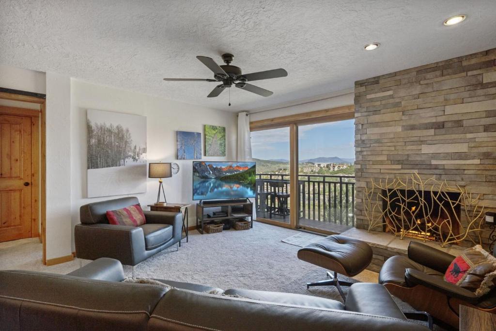 Steamboat Springs Apartment | Bear Claw 514 - Ski-in Ski-out Condo!