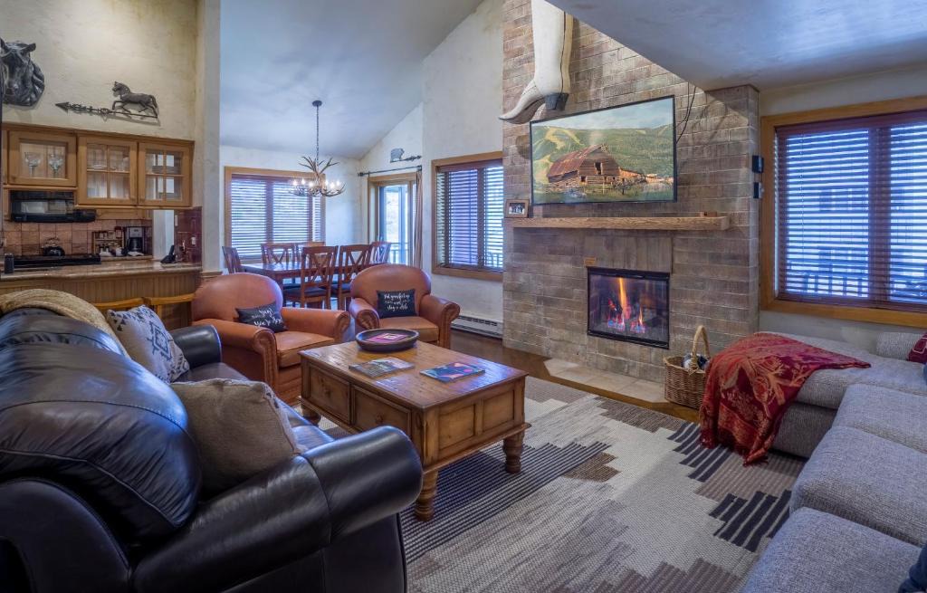 Steamboat Springs Apartment | Bear Claw 615 - Ski-in Ski-out Condo!