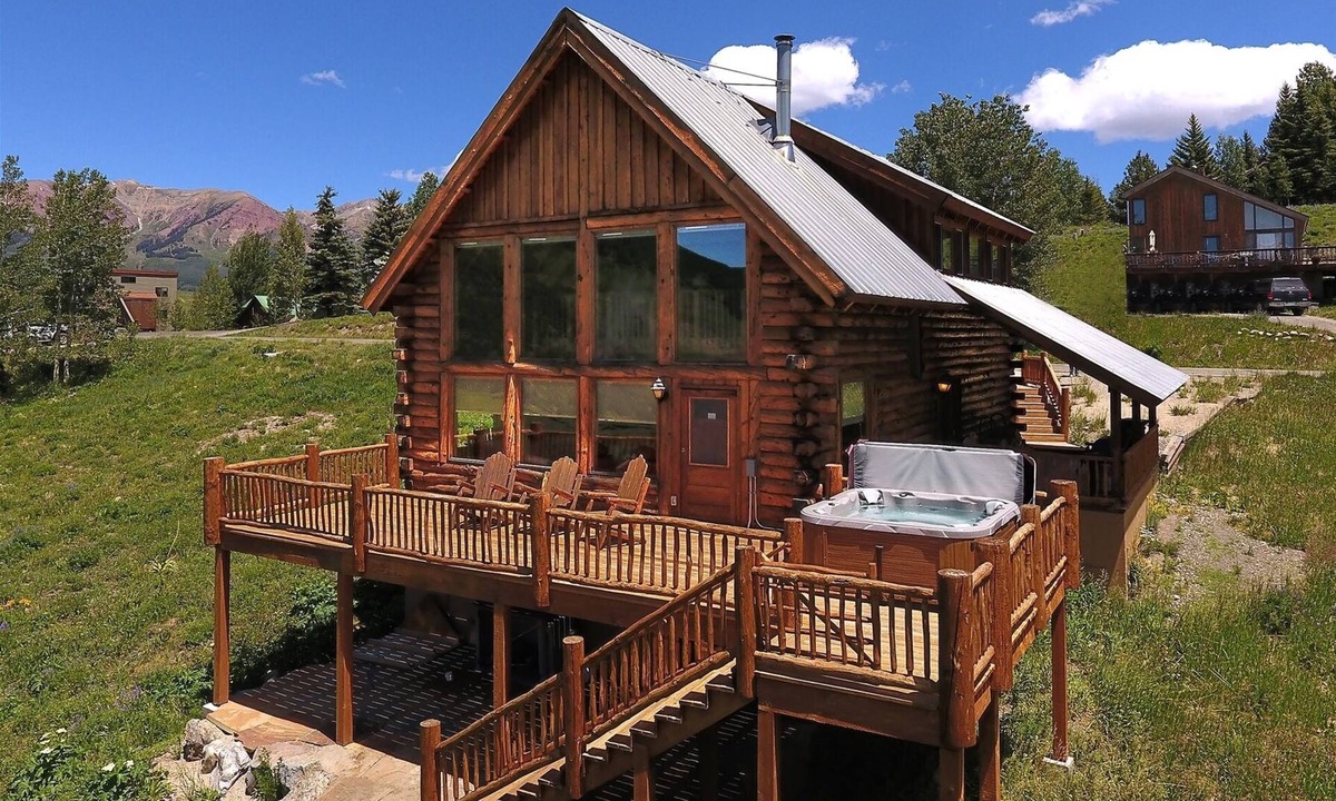 Crested Butte House | Bear Vista/Ideal Log Home with Endless Views! 5 Bedroom With Hot Tub!
