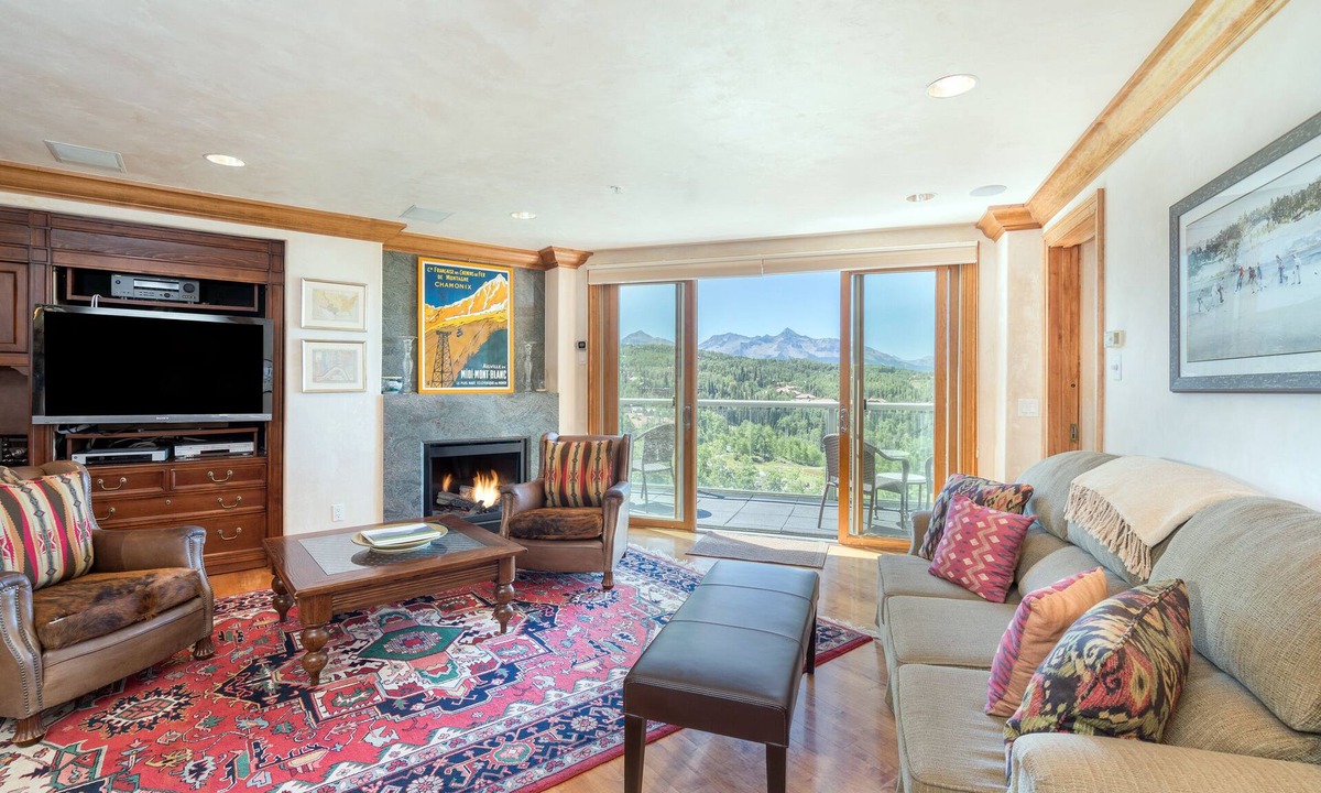 Mountain Village Apartment | Beautiful and Elegant 2 Bedroom Penthouse
