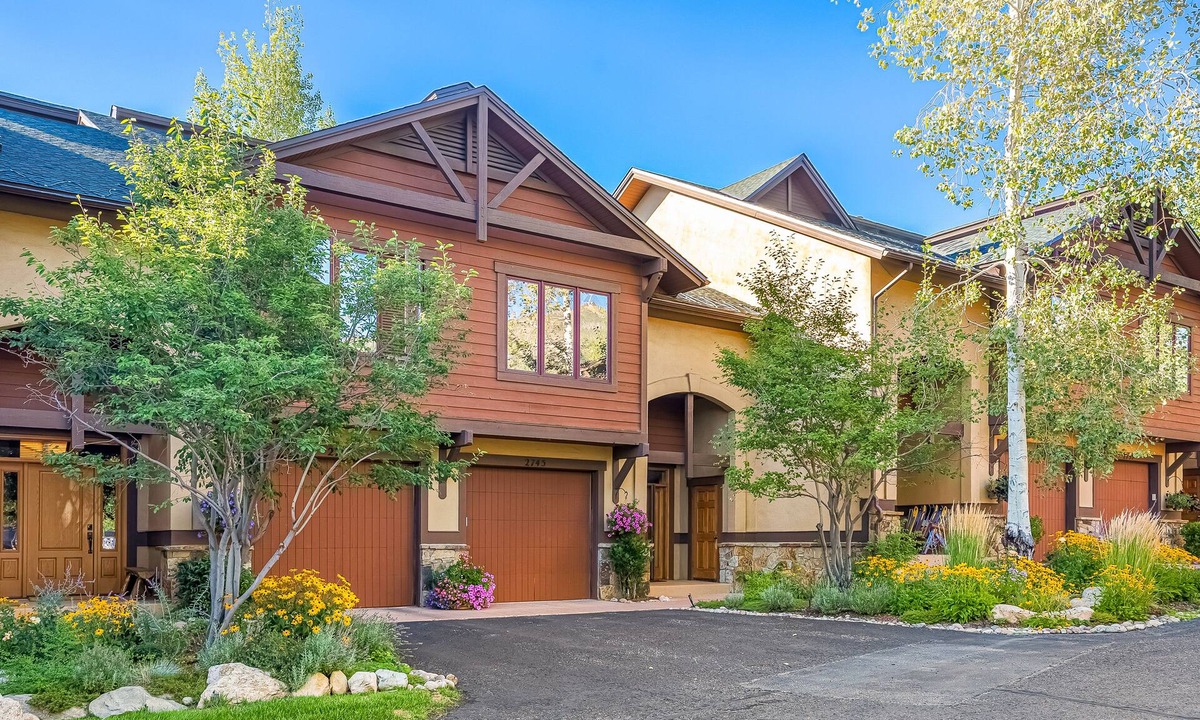 Steamboat Springs House | Beautiful & bright townhome w/shared pool, hot tub & winter shuttle to lifts