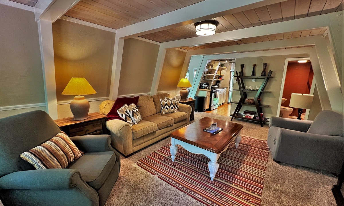 Dalton Ranch Cabin | Beautiful Cabin in the Woods, 3 Miles to Ski, Private Hot Tub, Pet Friendly