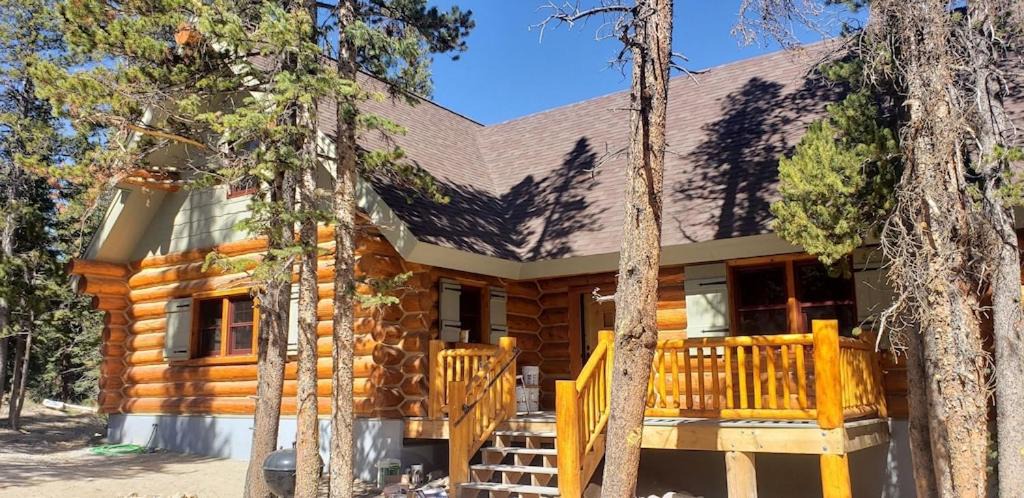 Valley of the Sun House | Beautiful Custom Full Log Home with Luxury Details and Hot Tub - Grandpa's Cabin