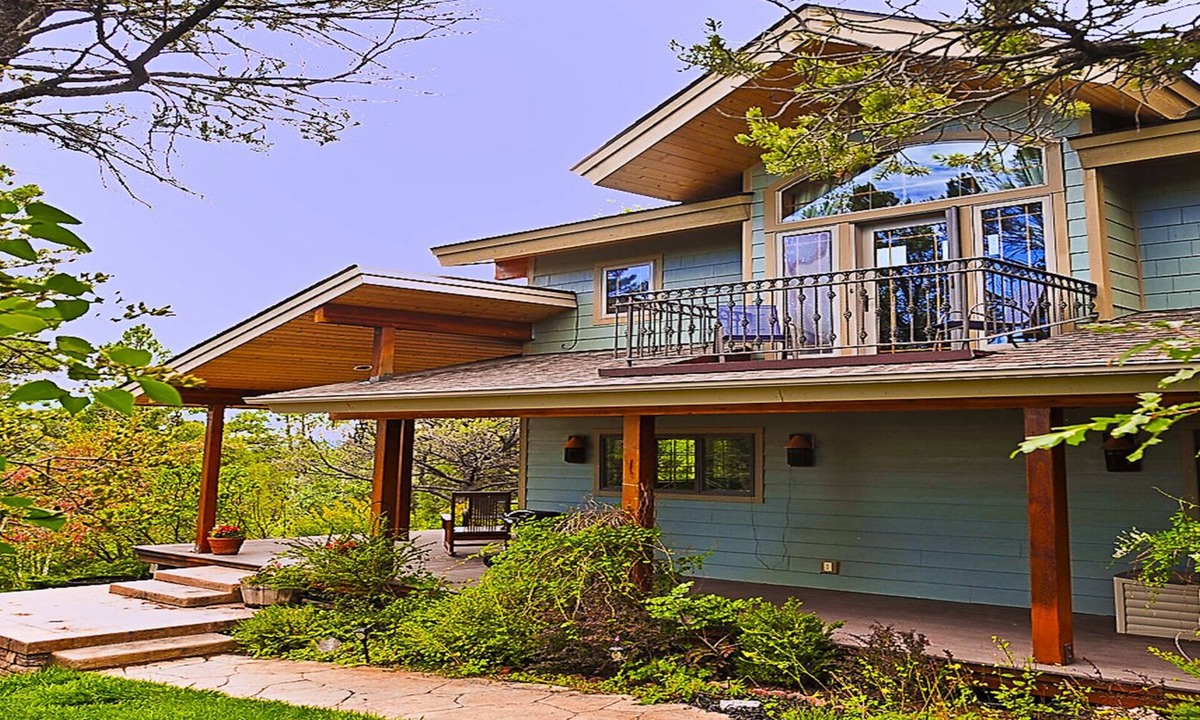 Durango House | Beautiful home in private setting yet only15 min to town & 10 min to lake