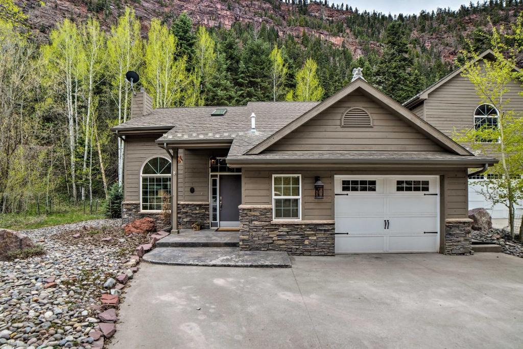 Ouray House | Beautiful Ouray Home with Mtn View, 1 Mi to Town!