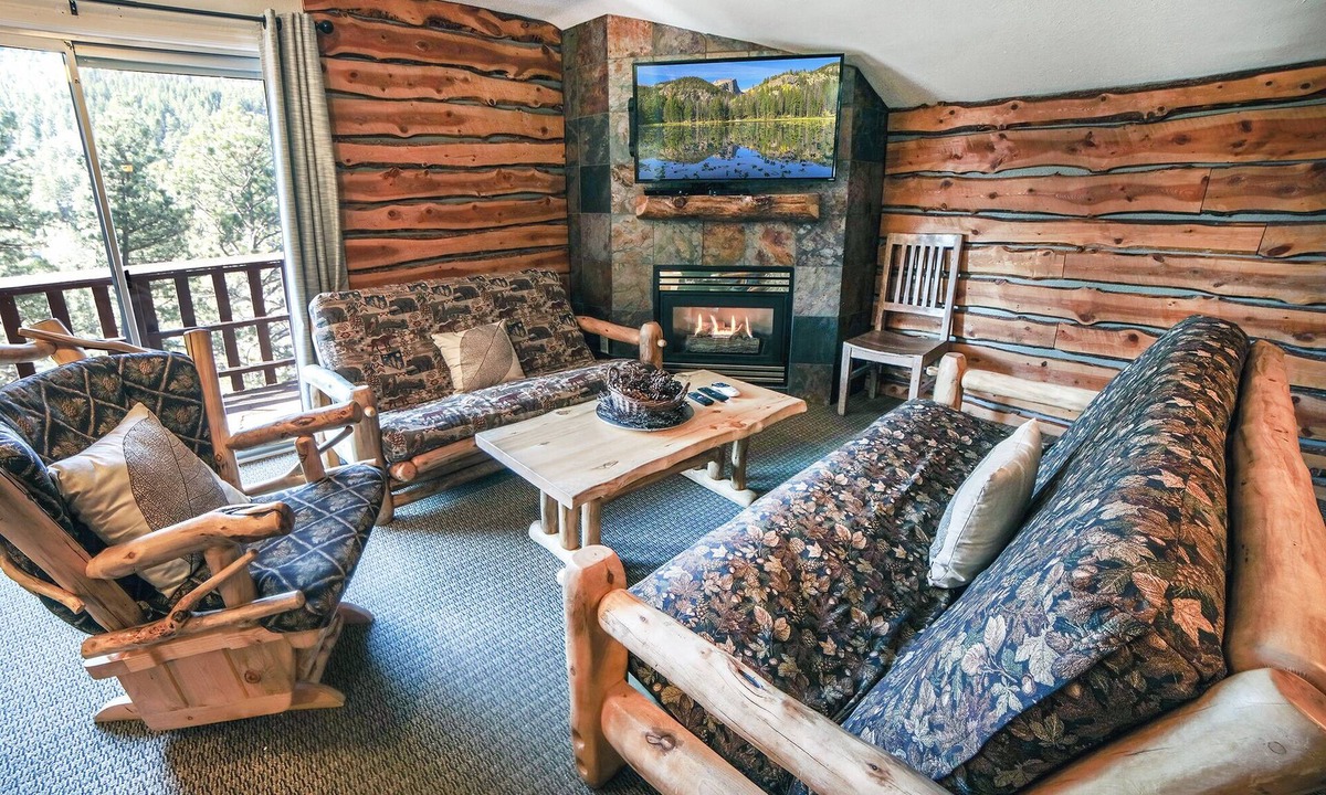 Estes Park Condo | Beautiful river and mountain views prevail from this 3-bedroom, 2-bath condo.