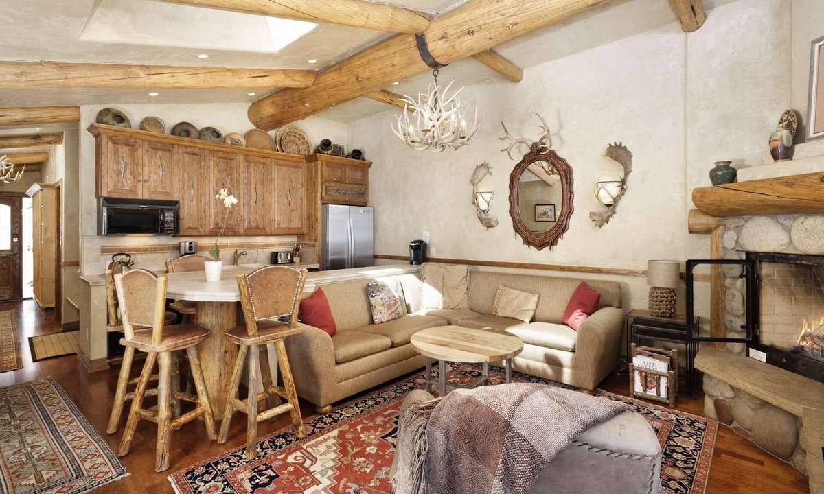 Snowmass Village Condo | Beautiful Snowmass Getaway! Scenic Views, Balcony, Pool, Hot Tub, Gas FP, Elevator & Trail Access