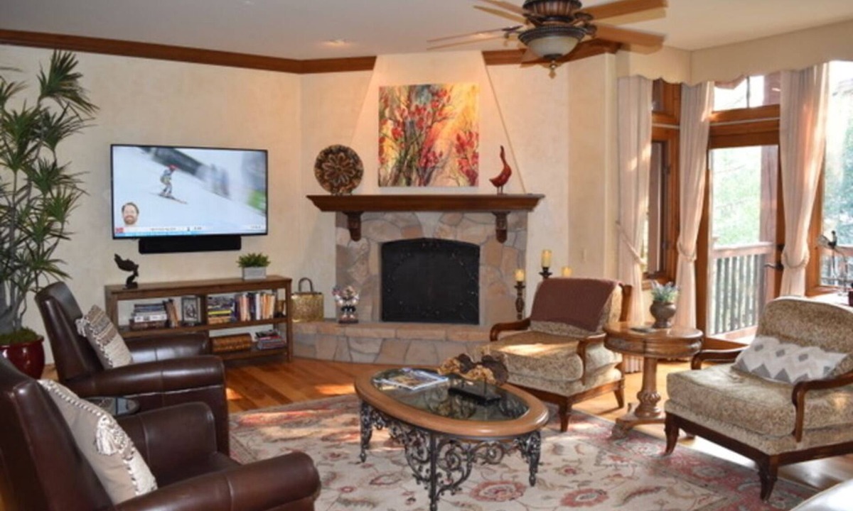 Edwards Condo | Best/closest location to the slopes and newly redecorated.