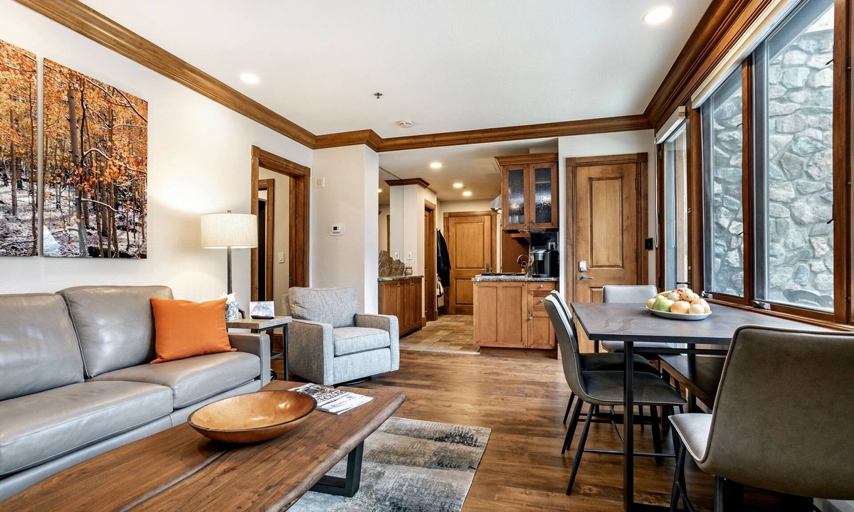 Highlands Townhomes Condo | Best Rates on Beaver Creek's best ski in ski out- McCoy Peak lodge