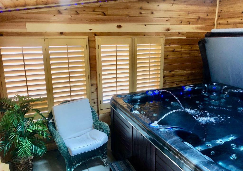 Southeast Apartment | Blue Bear Den 3BR 2BA DTC Private Apt Hot Tub