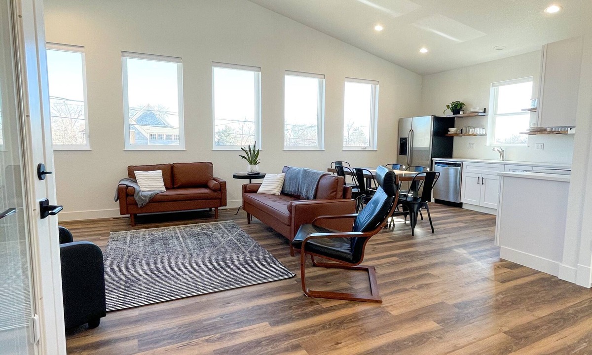 Loveland House | Bluebird Inn Carriage House Downtown Loveland CO