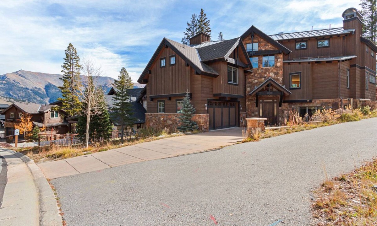 Copper Mountain House | Book for Fall! Ski-in/Ski-out Copper Mountain Home! Hot tub! Pool Table! Views!