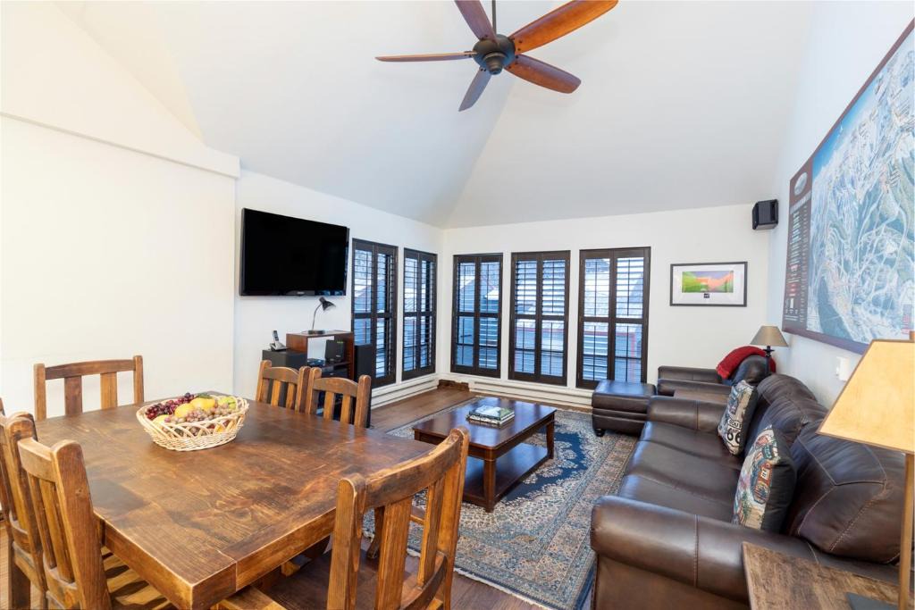 Telluride House | Boomerang