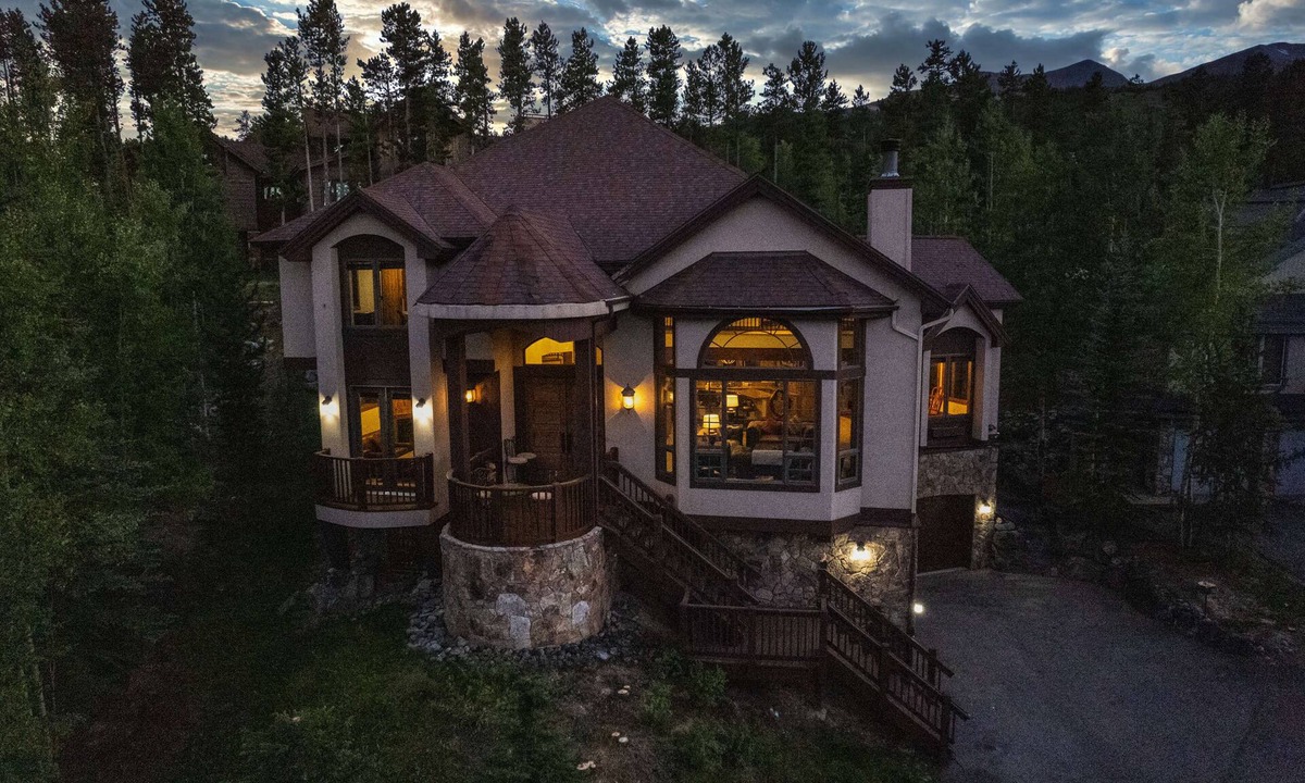 Boulder Ridge House | Boulder Ridge Retreat: Slopeside Luxury Private Home