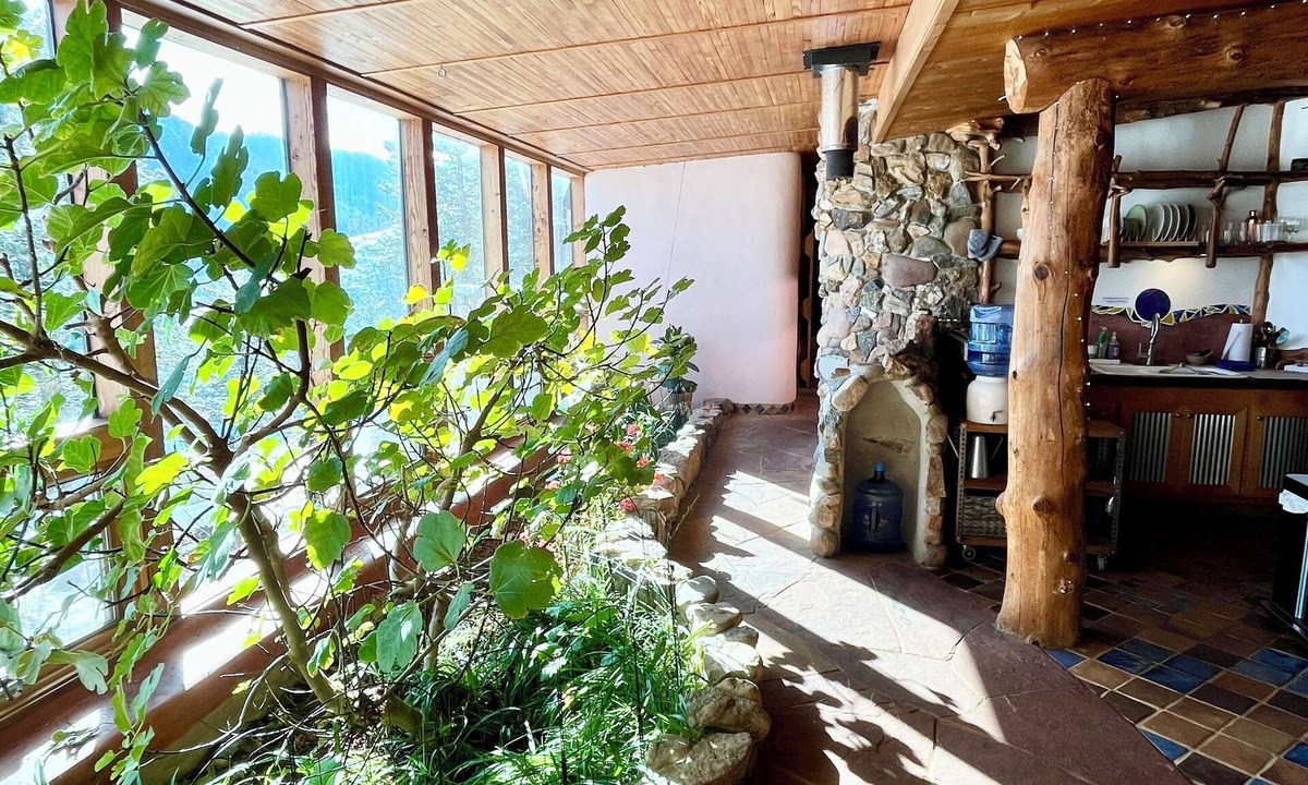 Boulder House | Boulder's Only Earthship~Handcrafted, Non-toxic, Indoor Gardens, Outdoor Hot Tub