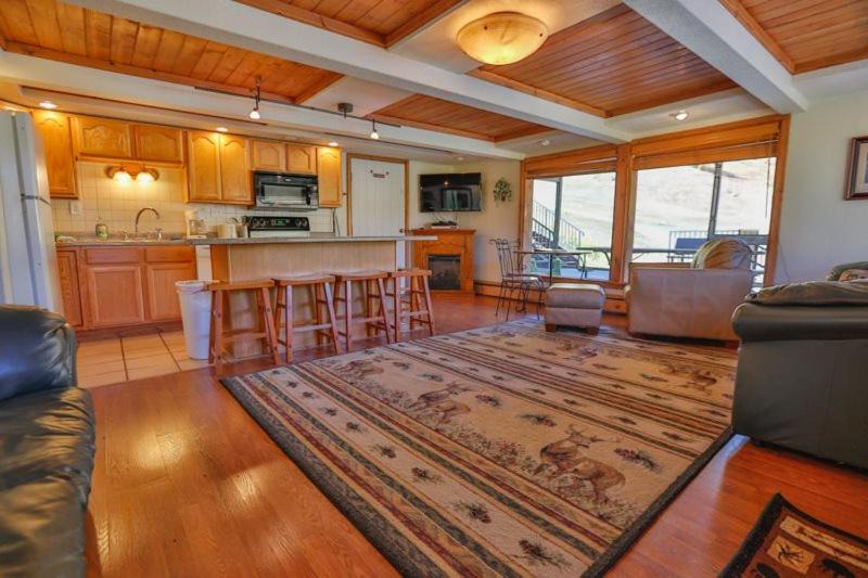 Glenwood Springs Apartment | Brettelberg Slopeside Condos F9
