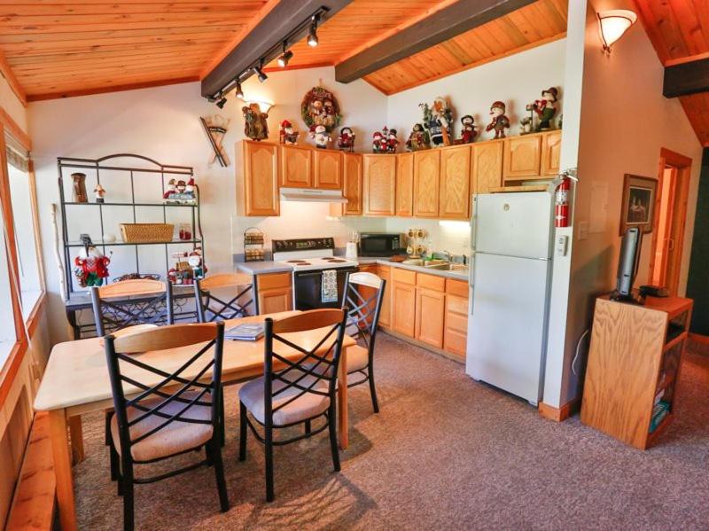 Glenwood Springs Apartment | Brettelberg Slopeside Condos E8