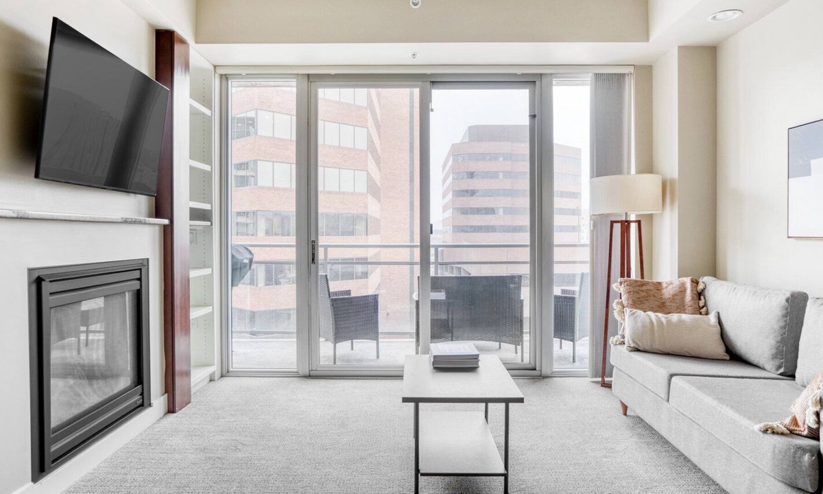 Cherry Creek Apartment | Bright Cherry Creek 2BR w/ Theater & Gym, nearby shopping, by Blueground
