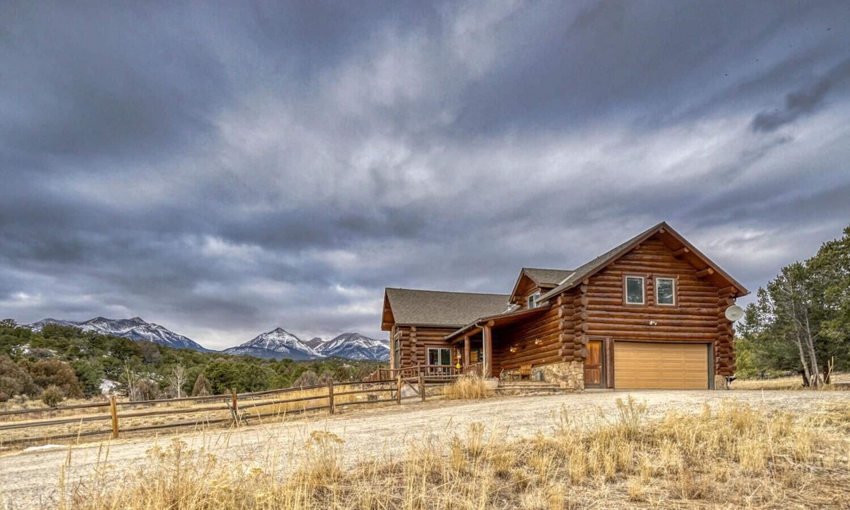 Salida Cabin | Bright Star Ranch-Beautiful, Spacious home with Hot Tub! Dog Friendly