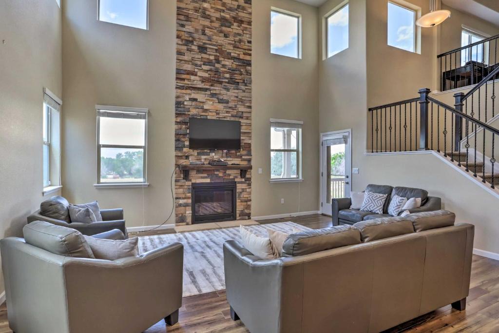 Brighton House | Brighton Family Home about 20 Mi to Dtwn Denver!