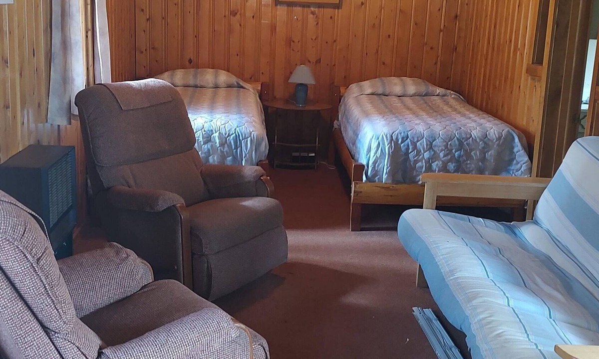 Bellvue Cabin | Cabin 11 at Sportsman’s Lodge, Modern Cabin 11 at Sportsman's Lodge