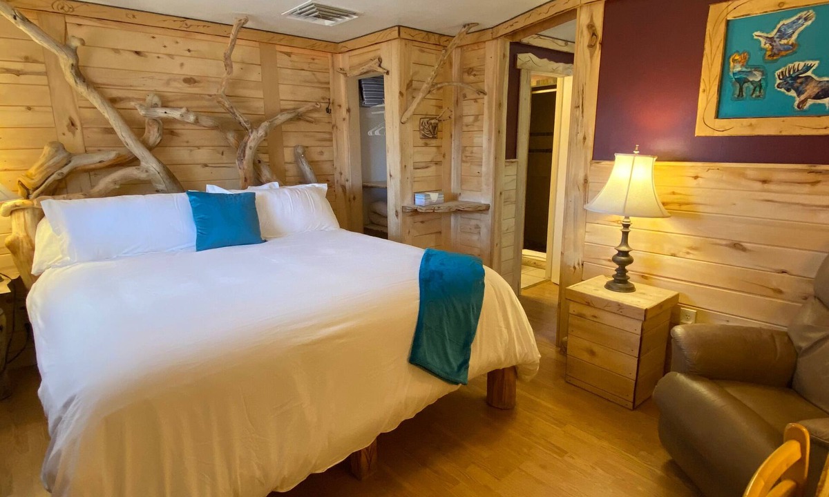 Cedaredge Apartment | Cabin 4 at the Cedaredge Lodge