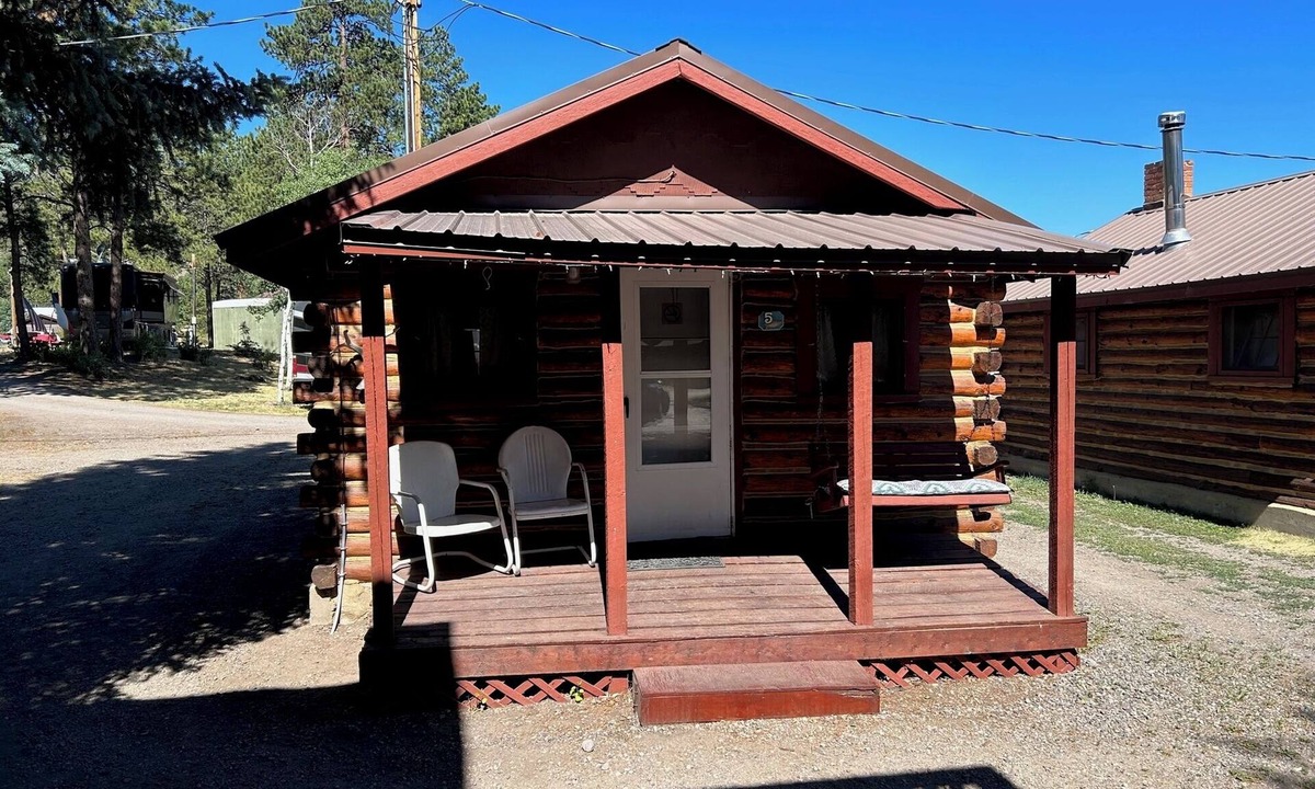Ponderosa Pines Cabin | Cabin 5 - Grandview Cabins