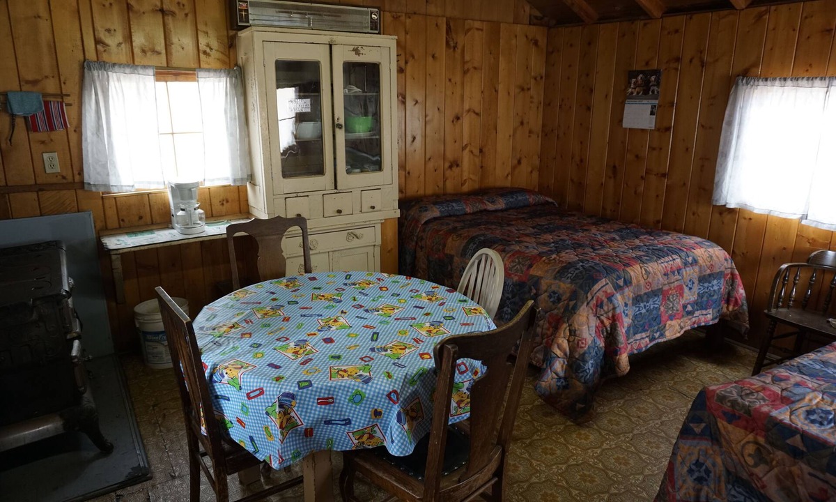 Bellvue Cabin | Cabin 6 at Sportsman’s Lodge, Rustic Cabin 6 at Sportsman's Lodge