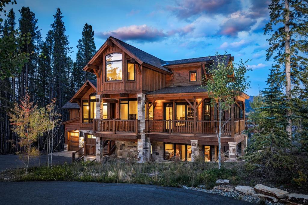 Peak 8 House | Cawha Outlook Chalet