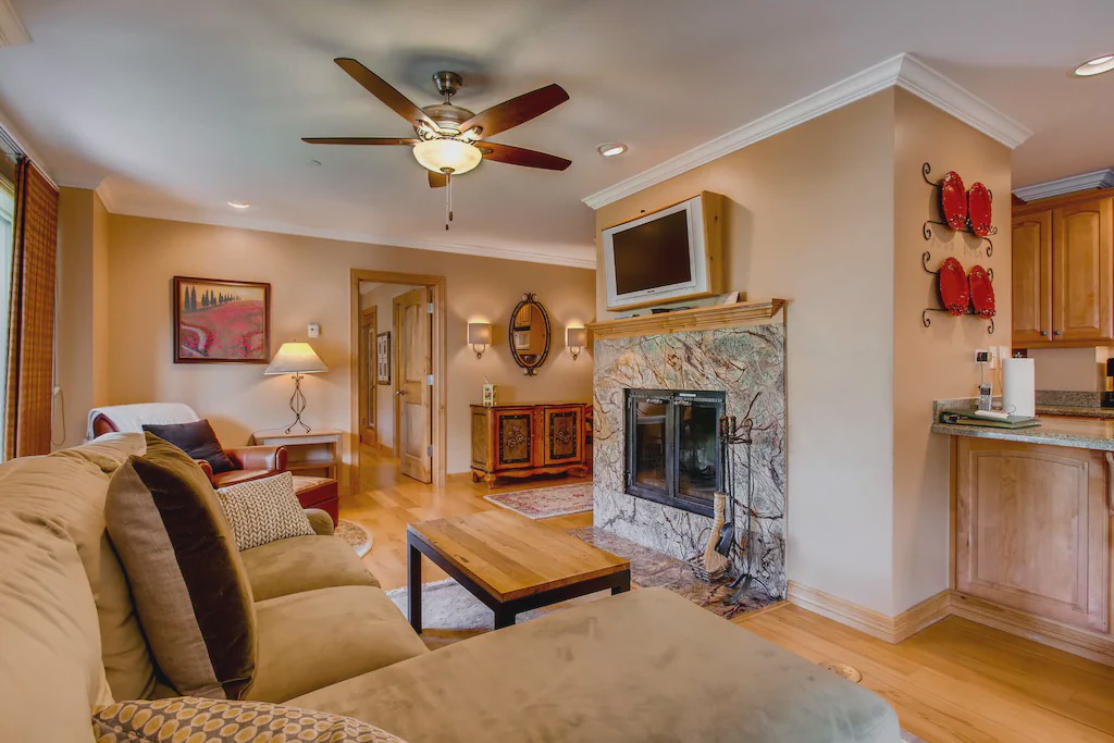 Beaver Creek Apartment | Centennial 2 Bedroom Condo Unit 21