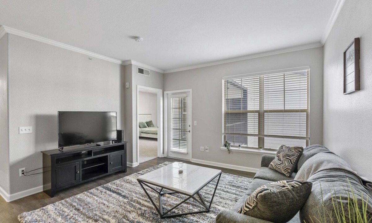 Englewood Apartment | Central Englewood's 1BR Retreat