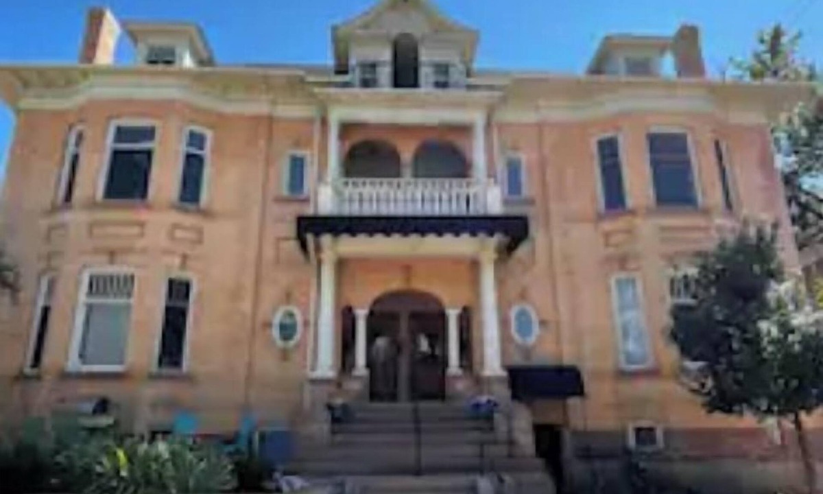 City Park West Condo | Charming 1-Bedroom condo in City Park West, Denver