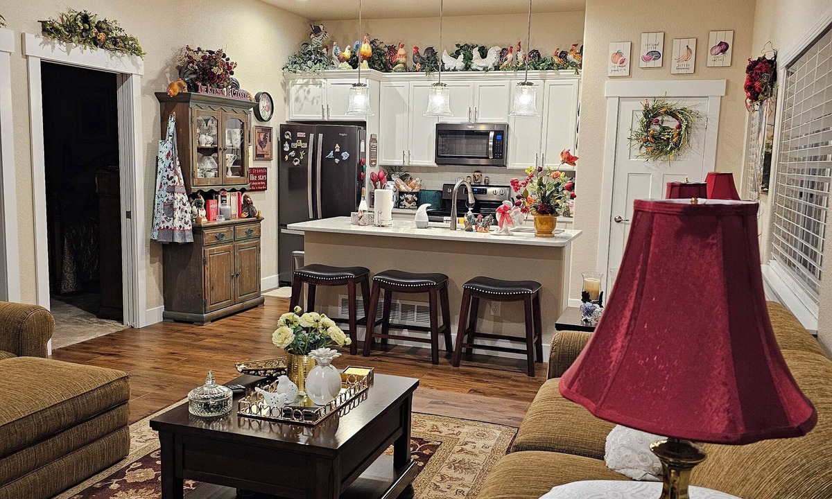 Eaton House | Charming 1-bedroom inlaw suite in wonderful Severance with WiFi, AC