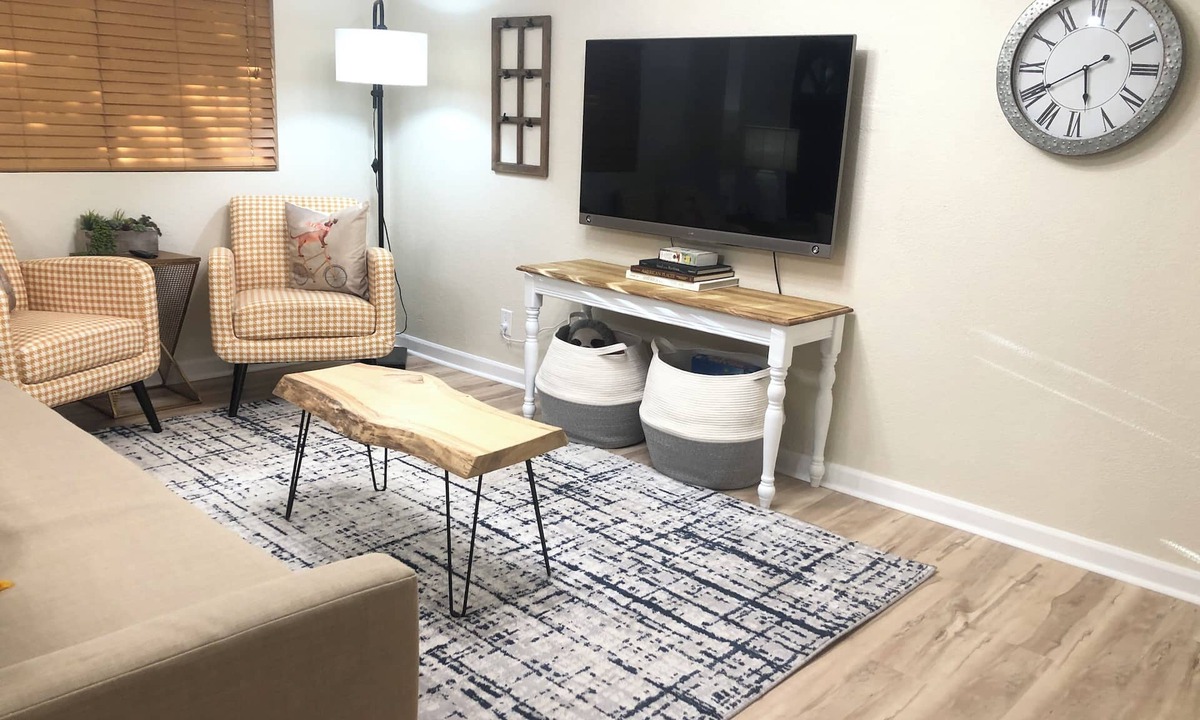 Central Colorado Springs House | Charming 2-bedroom duplex in delightful Colorado Springs with WiFi