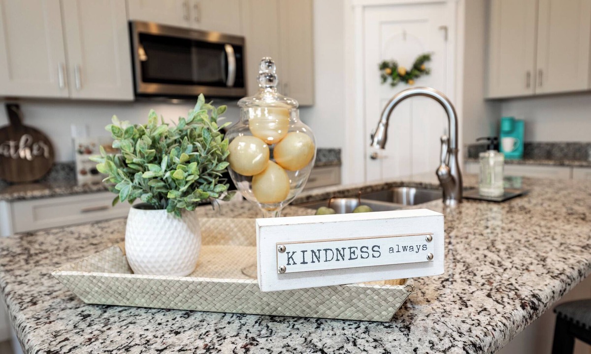 Mountain Shadows House | Charming 3-bedroom townhome with AC and WiFi in peaceful Colorado Springs