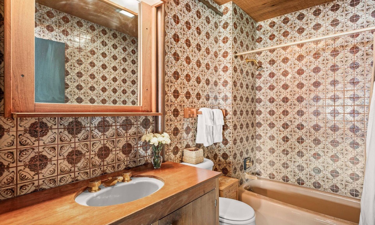 Aspen House | Charming 3-bedroom, 3-bath mountain residence escape just 10 min. from Aspen.
