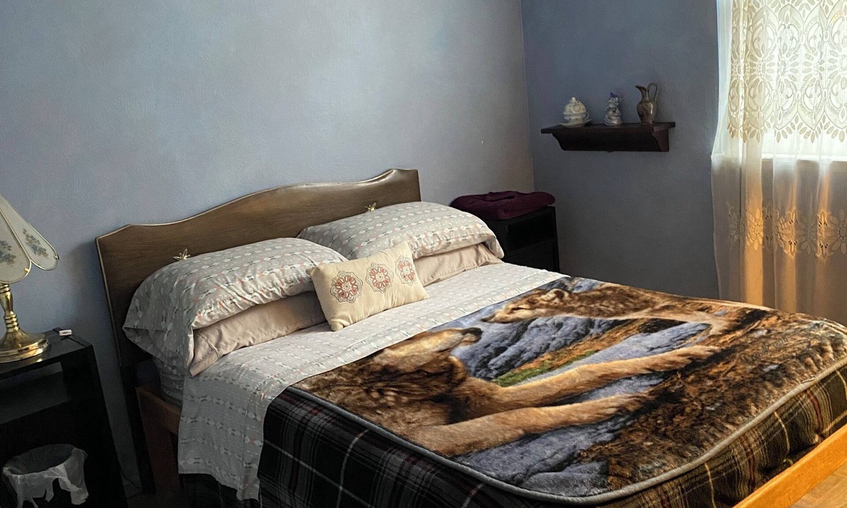 Lafayette House | Charming Blue Room with Wifi