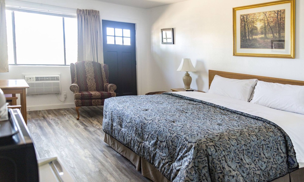 Delta Hotel | Charming boutique hotel, nestled on 20 acres alongside the picturesque Gunnison River! Whether you're here for fishing, wine tasting, or any adventure you have in mind, our hotel provides the perfect and inviting basecamp for your memorable stay.