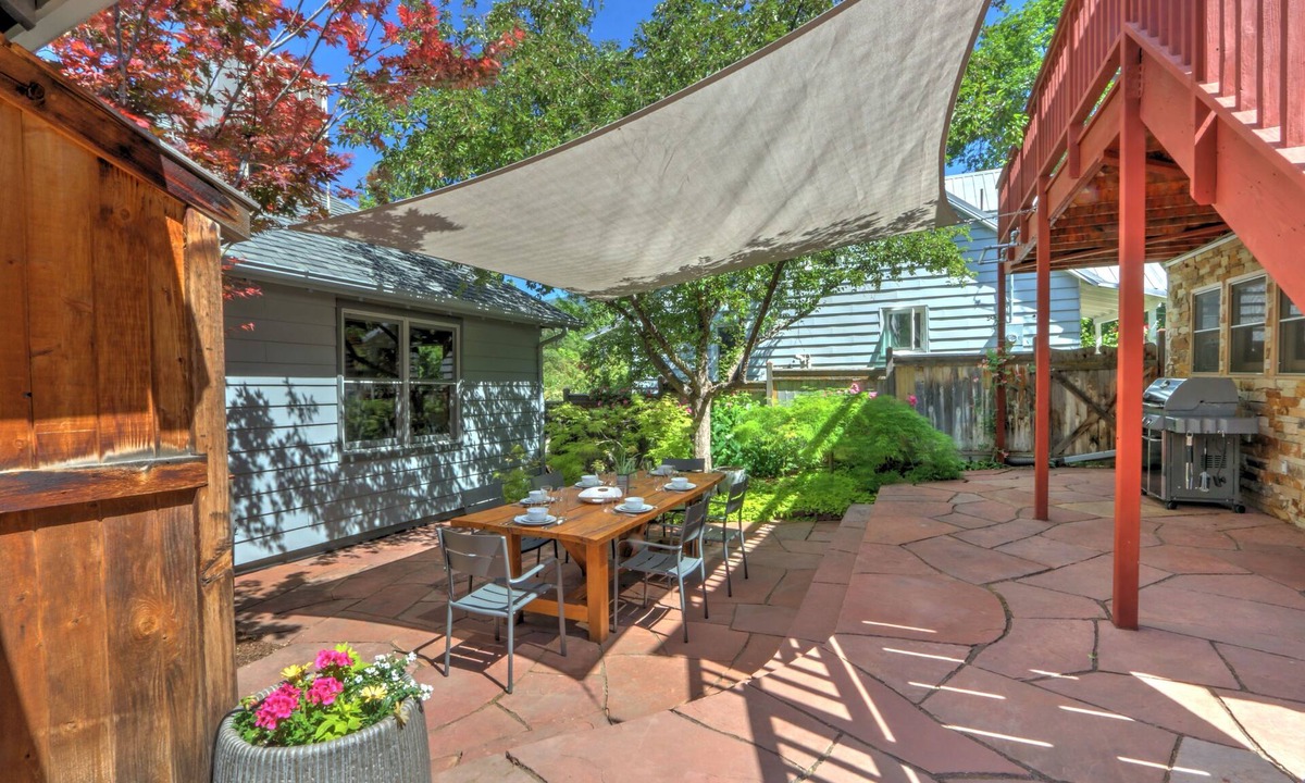 Glenwood Springs House | Charming Downtown Home w/Mountain Views & Media Room, Near Hot Springs!