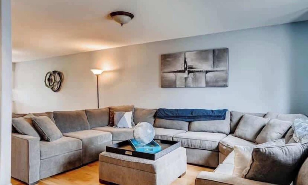 University Hills House | Charming Family Home with Cozy Retreat with comfy beds near all Denver fun.