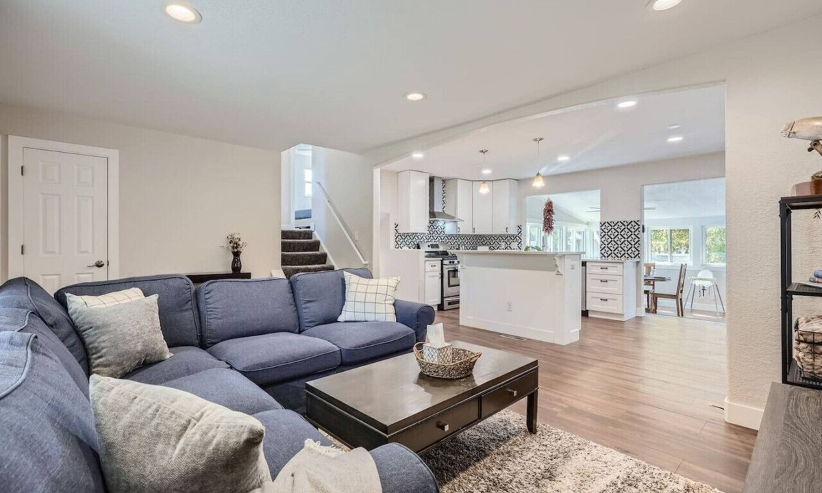 Arvada House | Charming I Family Friendly I 4bd 2ba Arvada Home