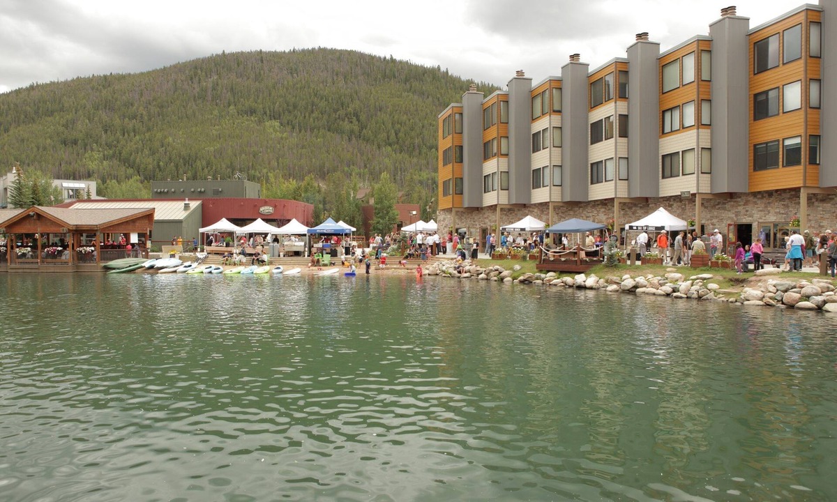 Lakeside Village Condo | Charming Lakeside 1 Bedroom Condo
