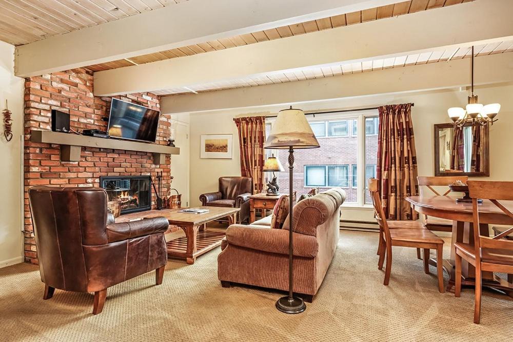 Aspen House | Chateau Chaumont Unit 8, Condo with Excellent Location, 1 Block to Aspen Mountain