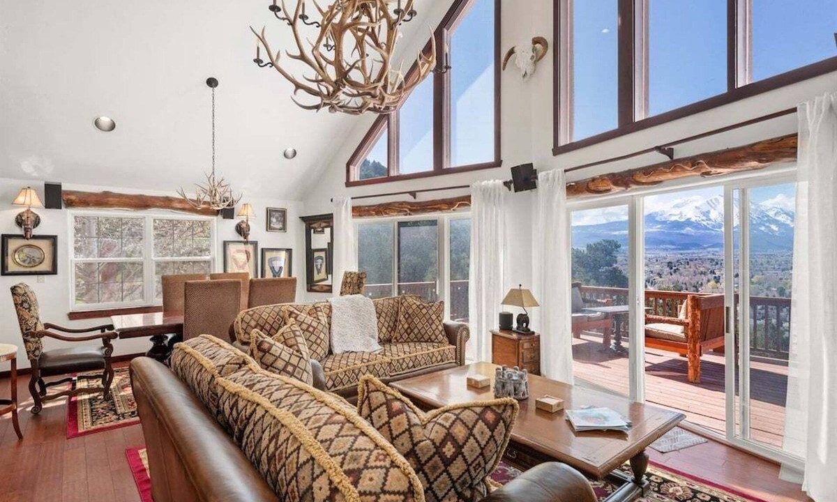 Carbondale House | Chef's Chalet | Gourmet Living w/Views & Hot Tubs