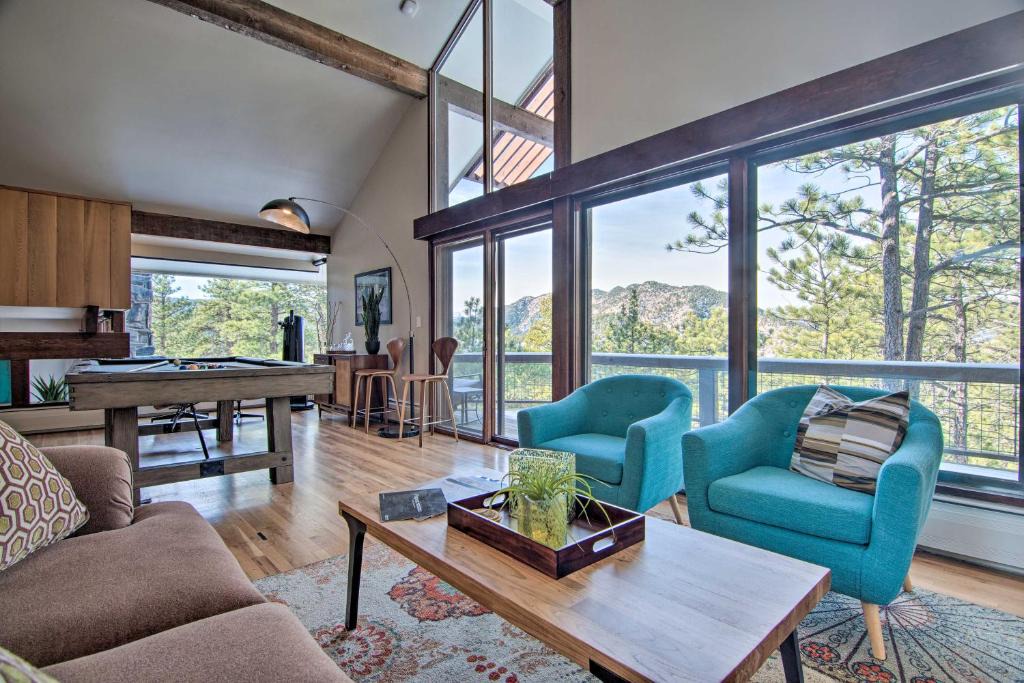 Boulder House | Chic Boulder Mountain Home with Hot Tub and Views