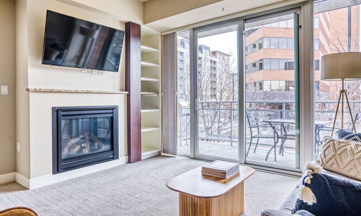 Cherry Creek Apartment | Chic Cherry Creek 2BR w/ Gym & Dog Park, 2 blocks to Mall, by Blueground