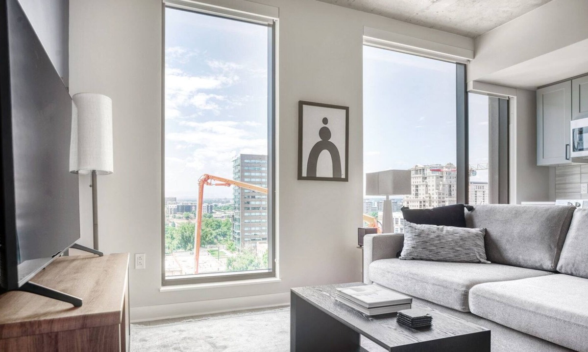 Golden Triangle Apartment | Chic Golden Triangle 1BR w/ Pool, Gym & W/D, next to Park, by Blueground